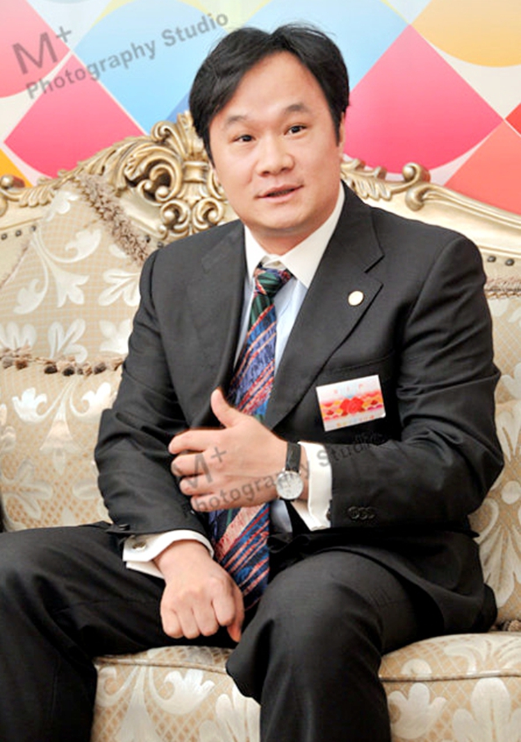 易斌
